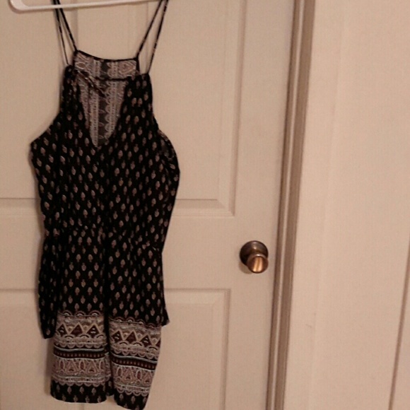 Romper - Picture 2 of 2